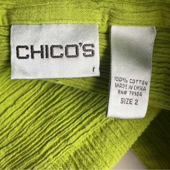 Chicoswomans  100% Cottpn Green Button Up gause material Top  Sz 2 like new - Picture 6 of 7